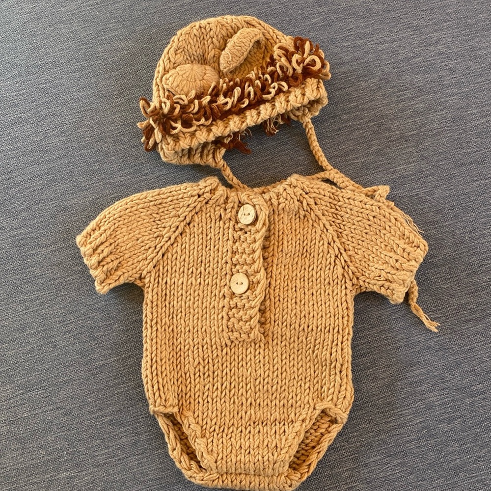 Newborn Crochet Lion Costume with Tights and Bodysuit